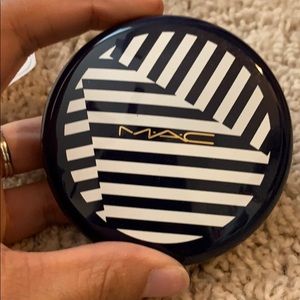 Mac Sun Dipped Pro Longwear Bronzing Powder